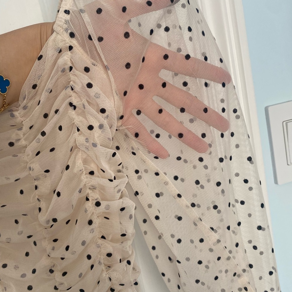bershka flowy cream polka dot cropped milkmaid top with sheer sleeves - Picture 2 of 4